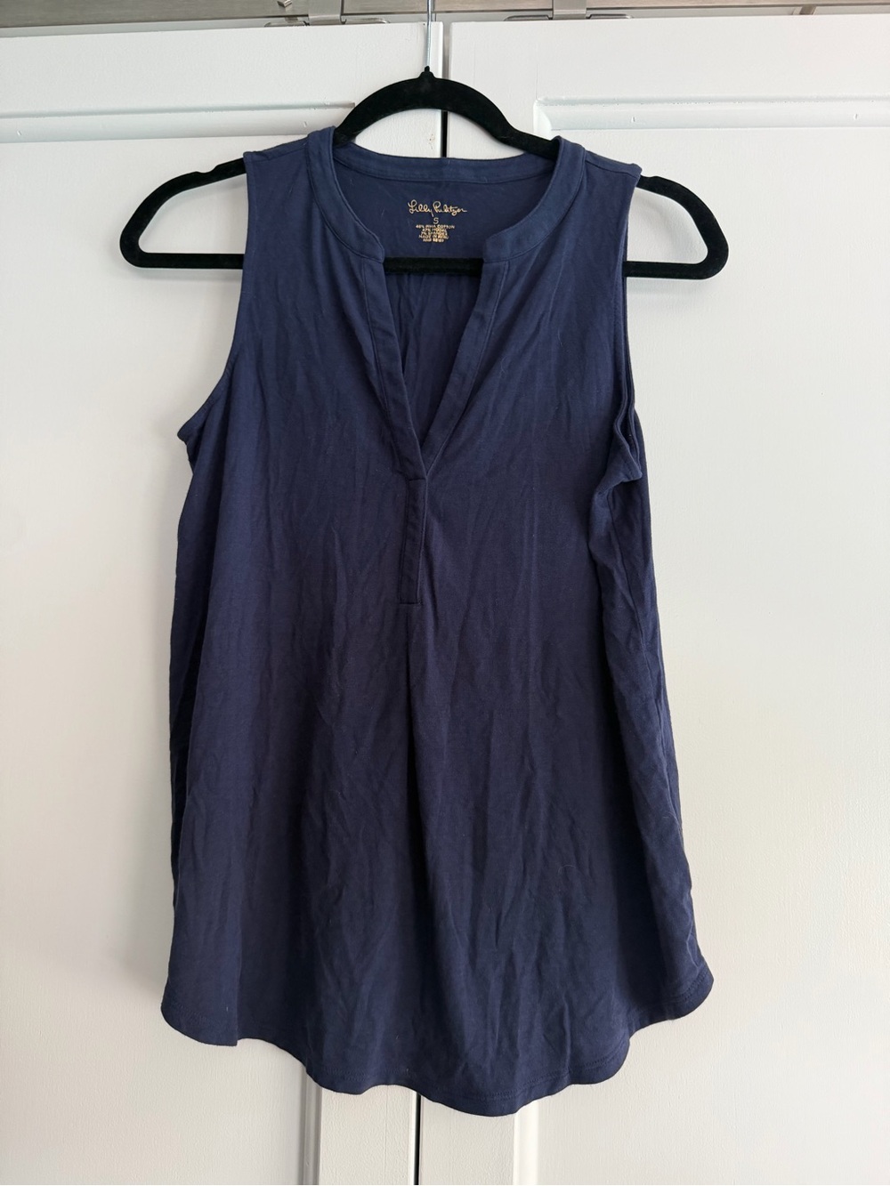 Lilly Pulitzer Navy Sleeveless Split-Neck Tank S